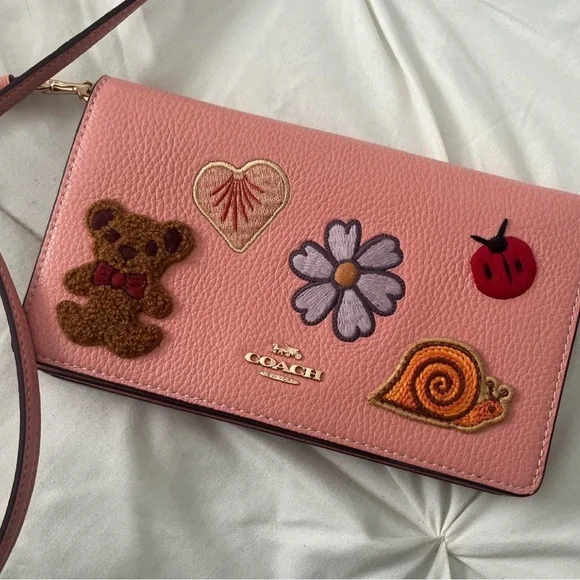 Coach Pink Leather Wallet with Embroidered Motifs - Picture 3 of 11